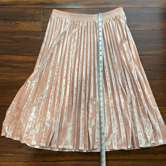 BUNDLE OF (5) SKIRTS - Picture 12 of 16